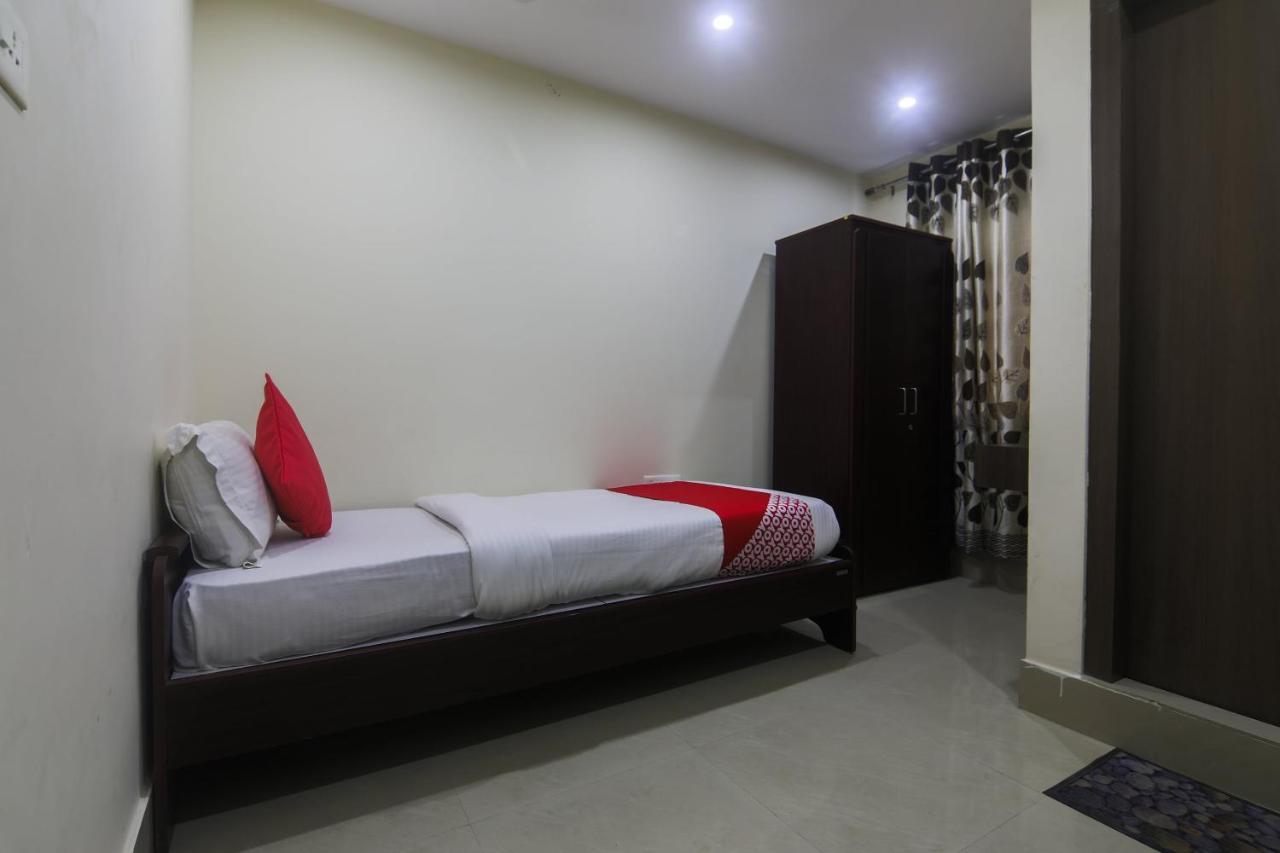 Oyo 27619 Hotel Blue Bird Annexe Nowgong Buitenkant foto