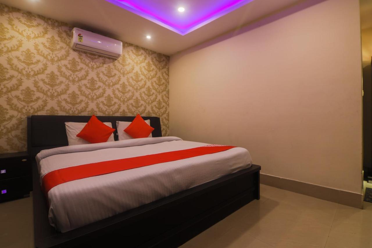 Oyo 27619 Hotel Blue Bird Annexe Nowgong Buitenkant foto